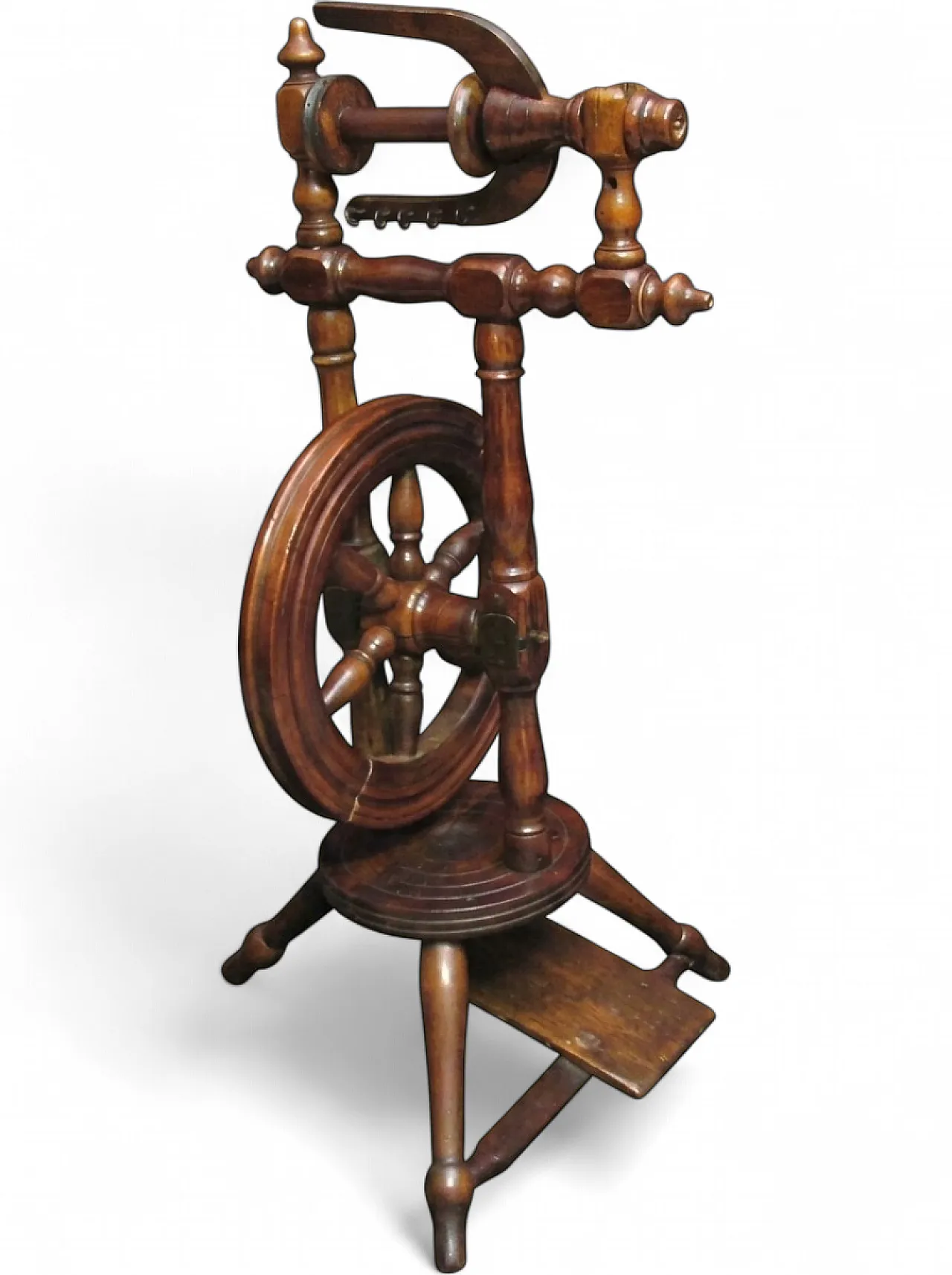 Turned wood spinning wheel, 19th century 7
