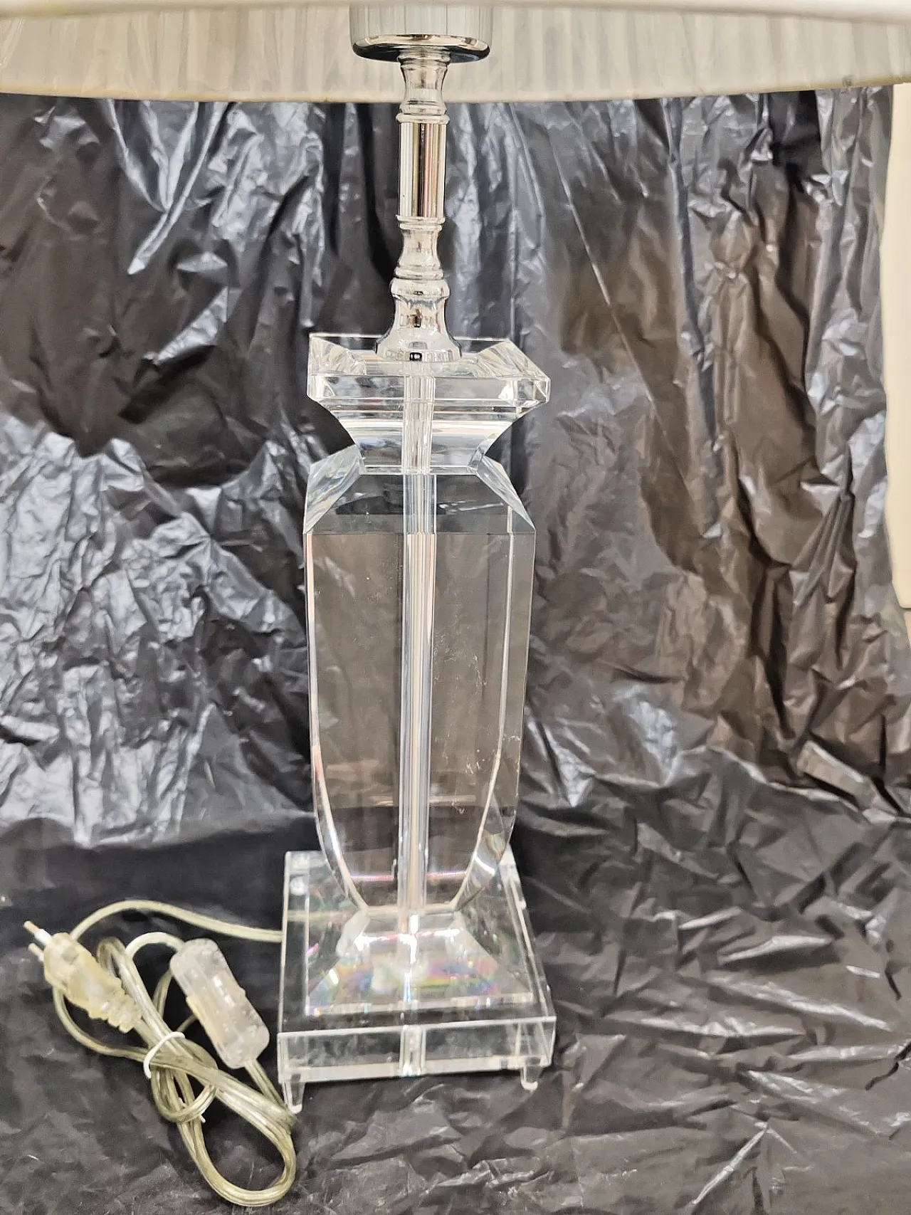 Table lamp in crystal and white fabric, 1980s 2