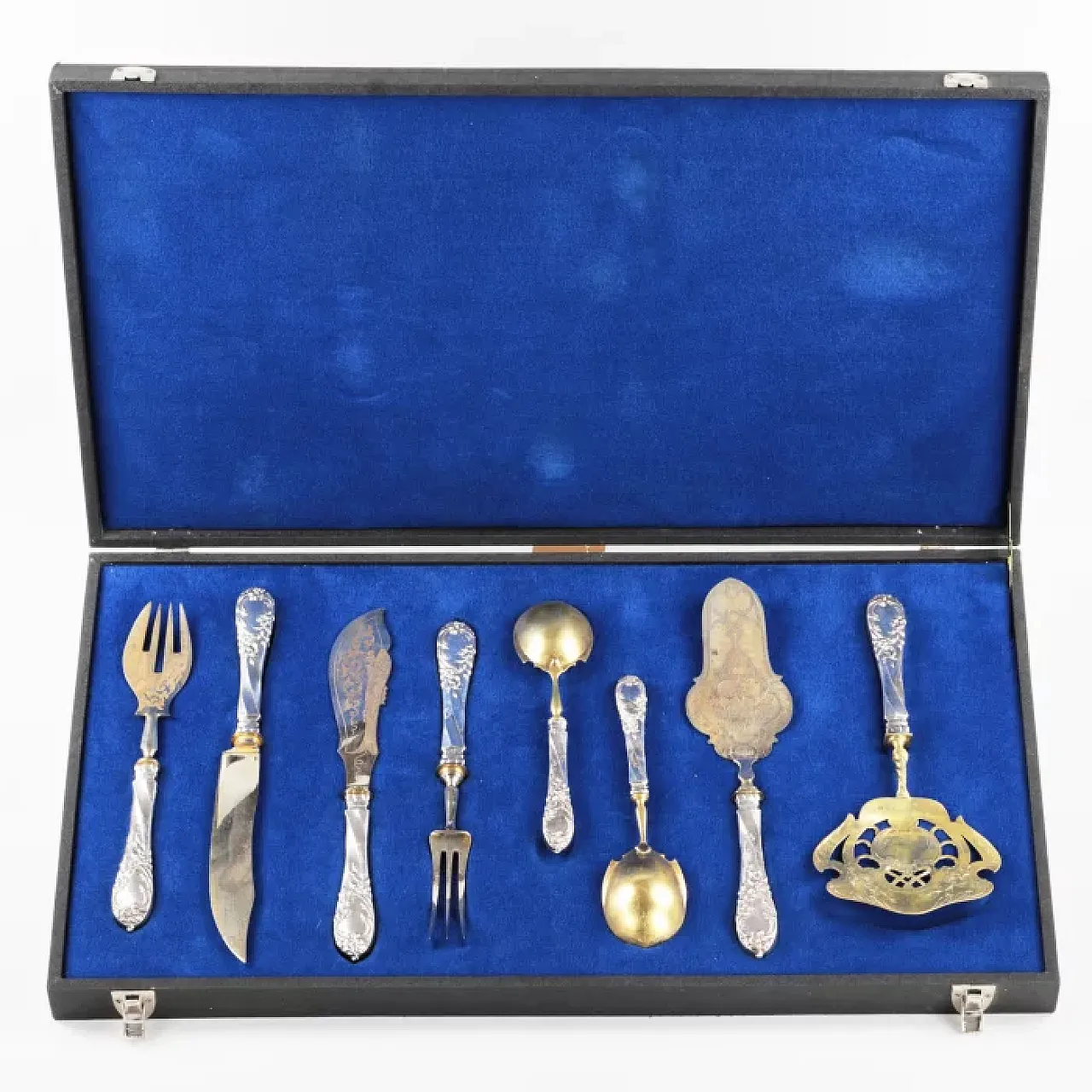 Silver serving set, late 19th century 1