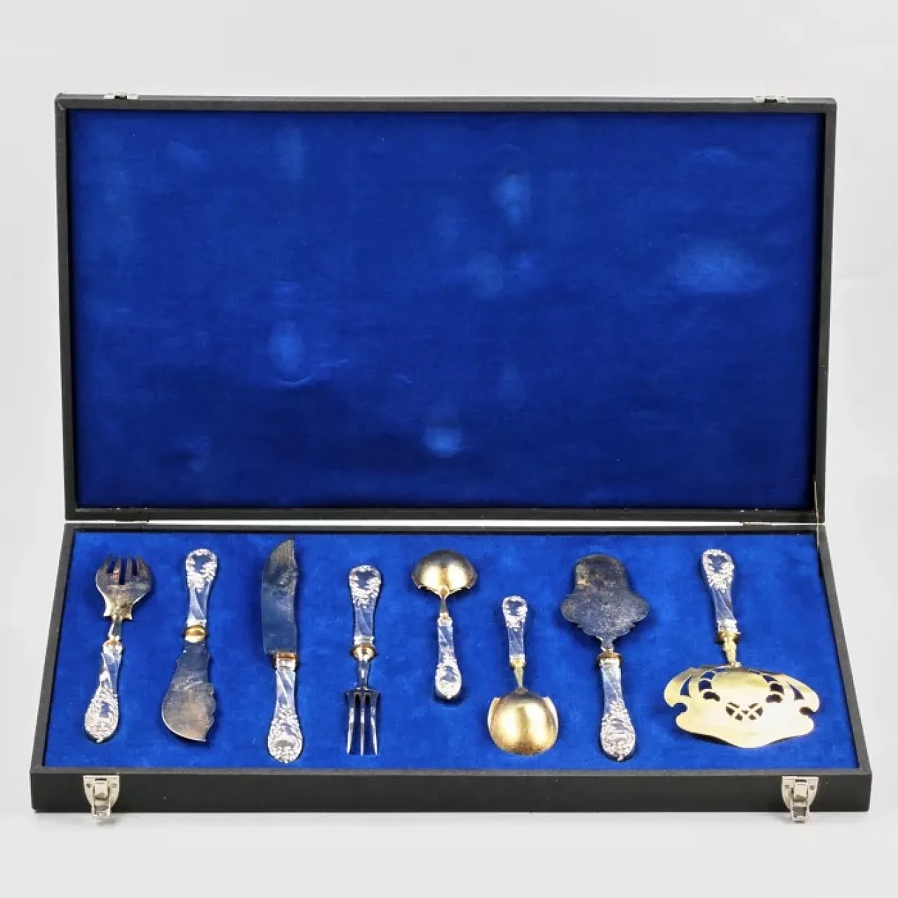 Silver serving set, late 19th century 6