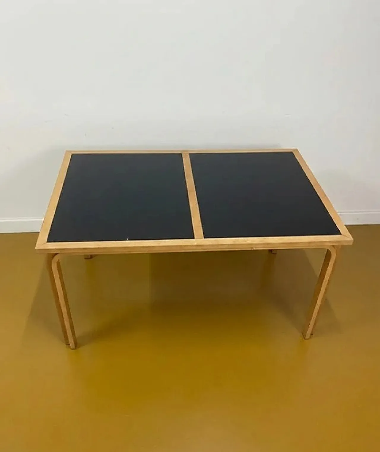 Tavolo nero di Magnus Olsen, Danimarca, anni '60 2
