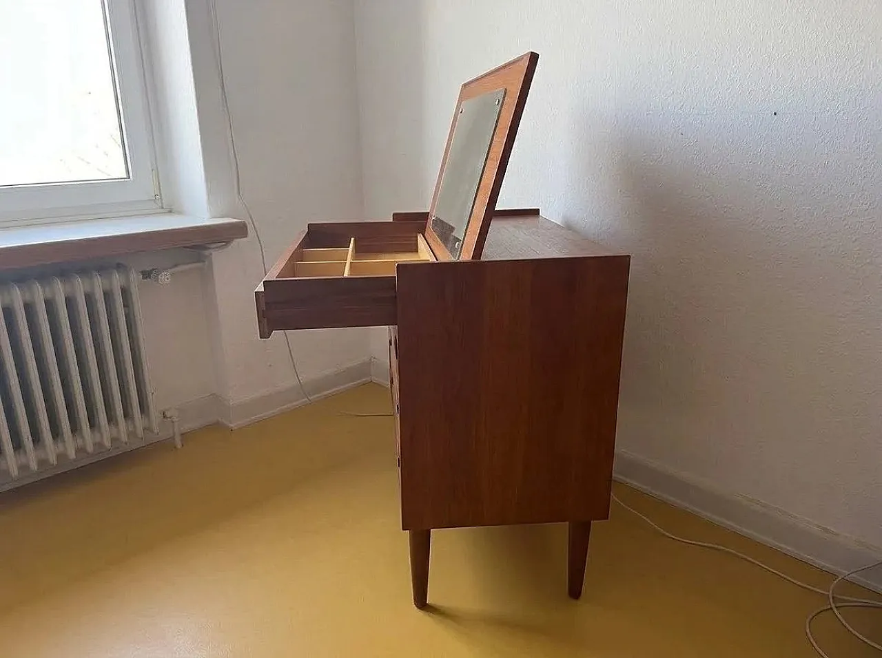 Toeletta in teak con specchio, Danimarca, anni '50 3