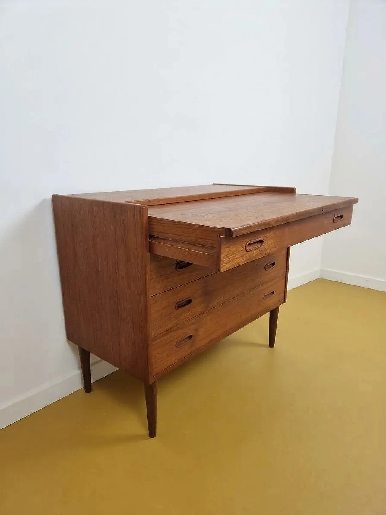 Toeletta in teak con specchio, Danimarca, anni '50 4