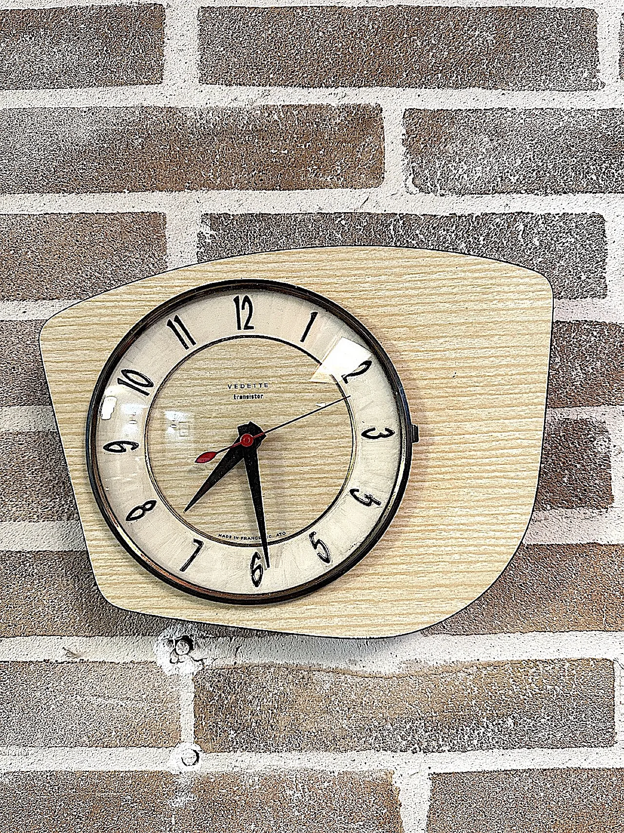 Vedette Transistor Wall Clock from the 1960s Made in France 1