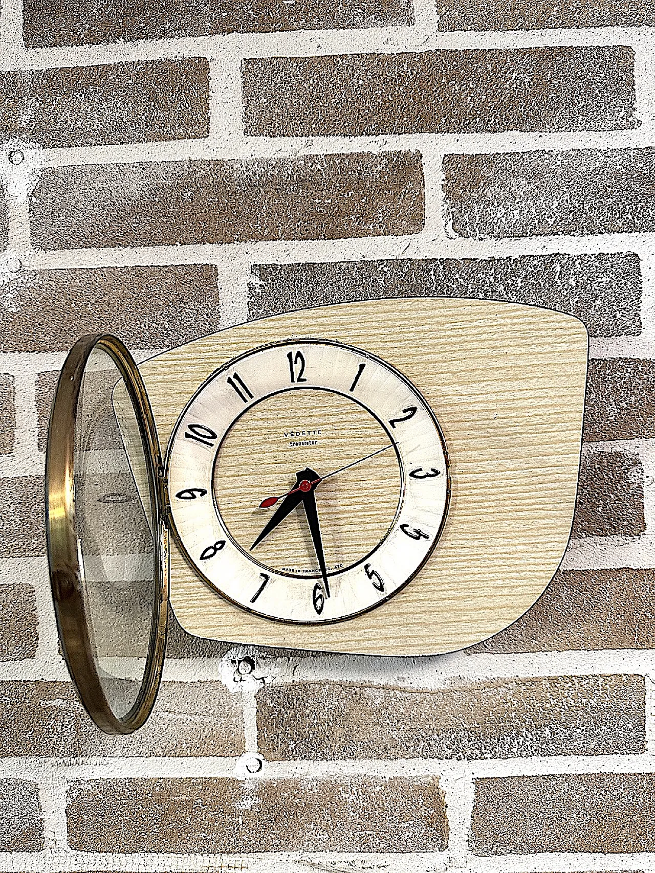 Vedette Transistor Wall Clock from the 1960s Made in France 4