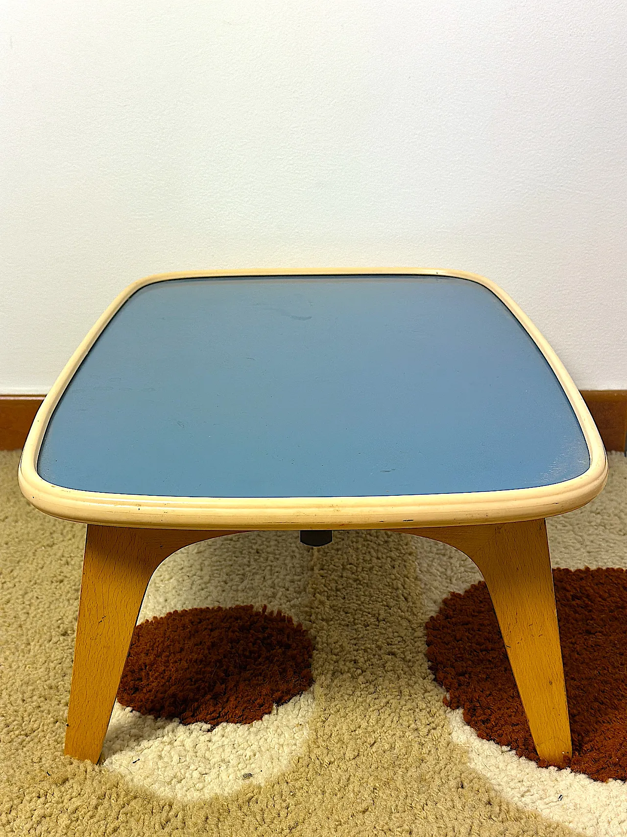 Beech and blue formica side table by Fratelli Reguitti, 1950s 3