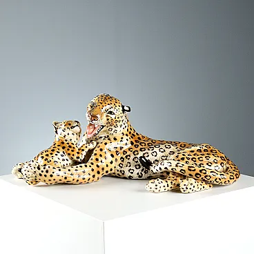 Leopardo con cucciolo in ceramica ronzan, '900