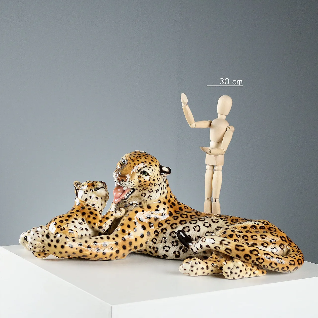 Ronzan ceramic leopard with cub, 20th century 2