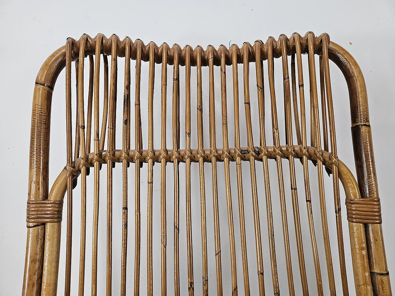 Coppia di poltrone in vimini, anni '70 5