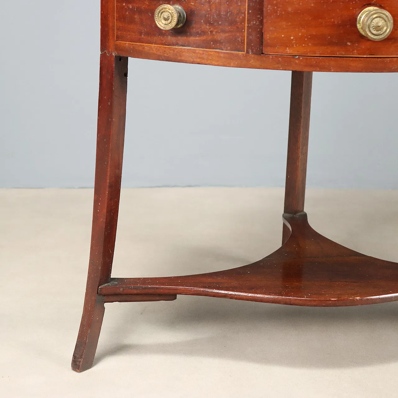 Mahogany corner cabinet with maple trim, 19th century 7