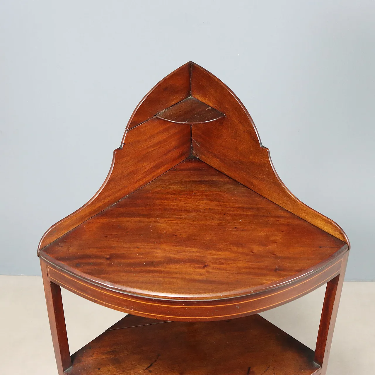 Mahogany corner cabinet with maple trim, 19th century 8