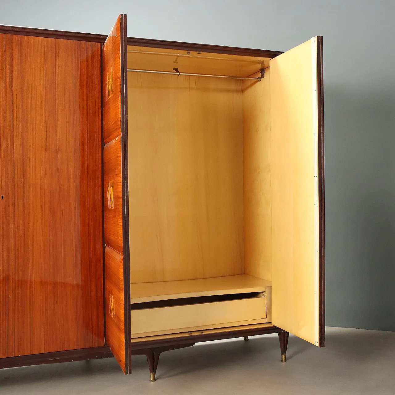 Spacious Italian-made wardrobe, 1950s 8