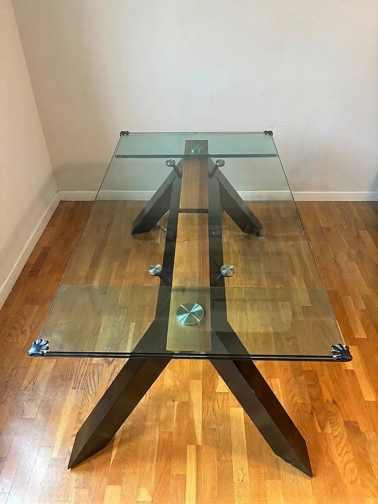 Extendable crystal dining table with Black lacquered legs, 1980s 2