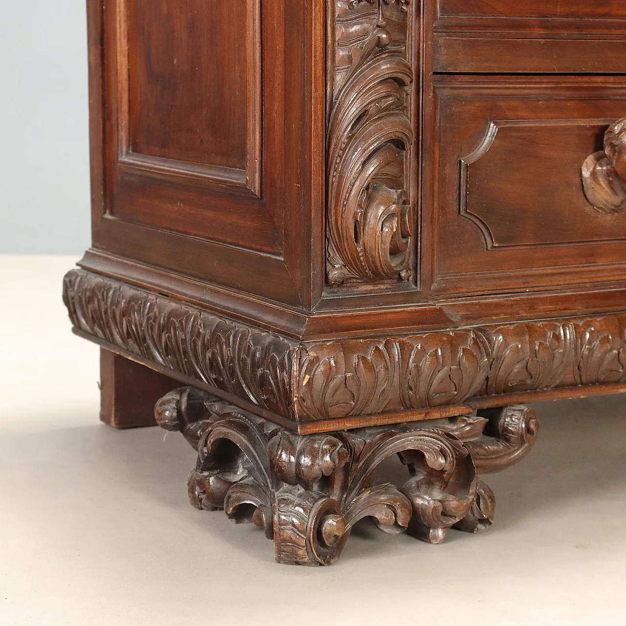 Baroque style chest of drawers in walnut, 20th century 9
