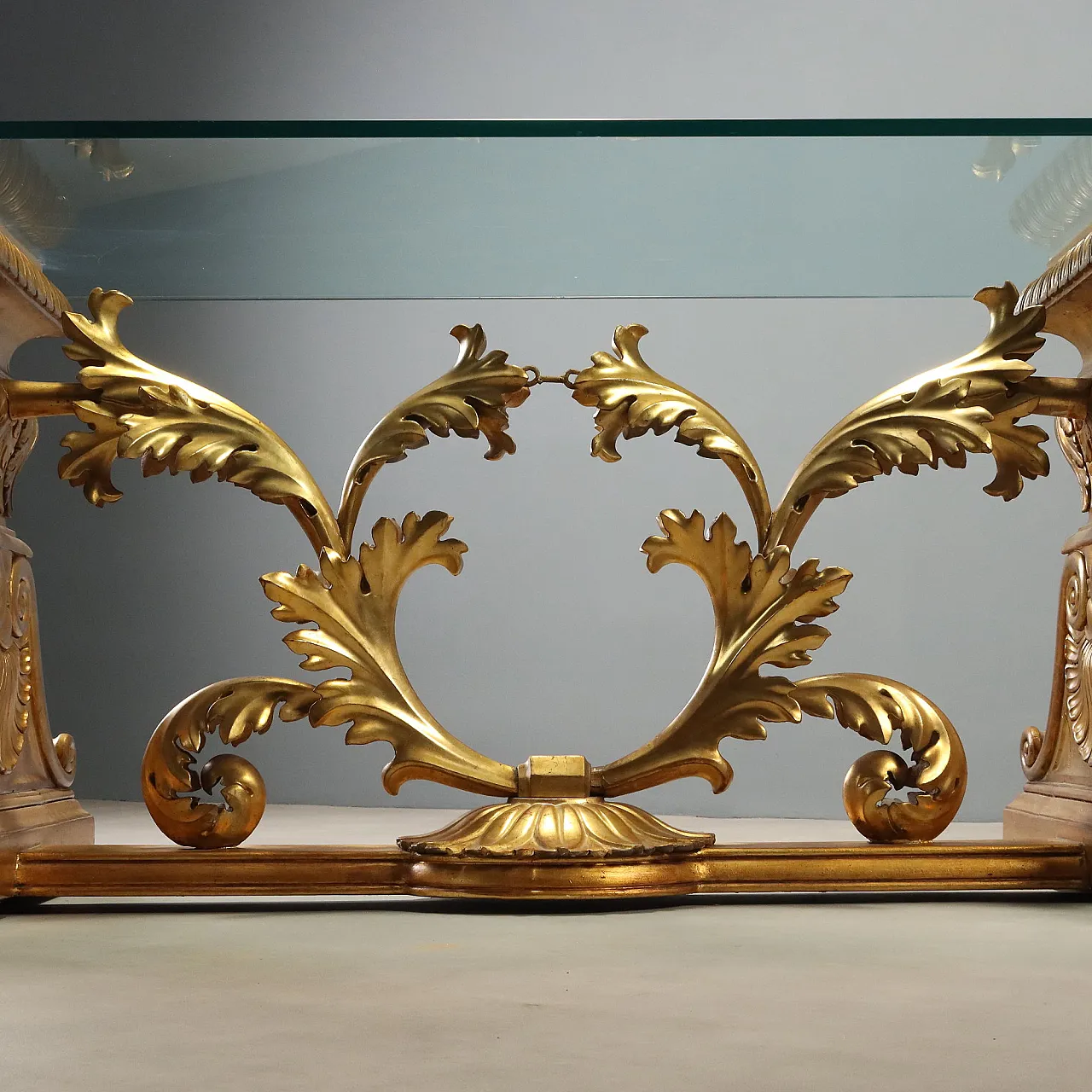 Table with carved and gilded wooden base, 20th century 8