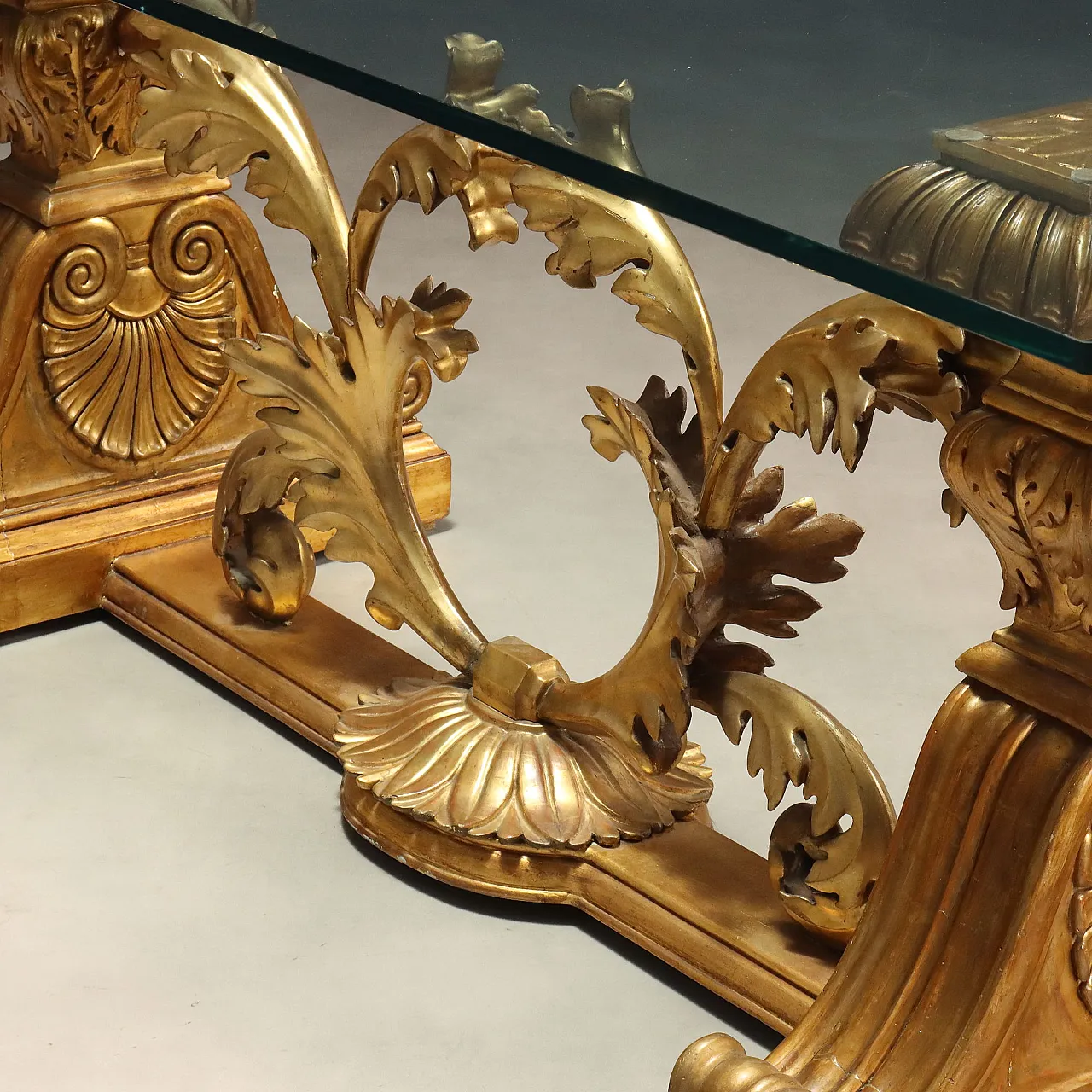 Table with carved and gilded wooden base, 20th century 10