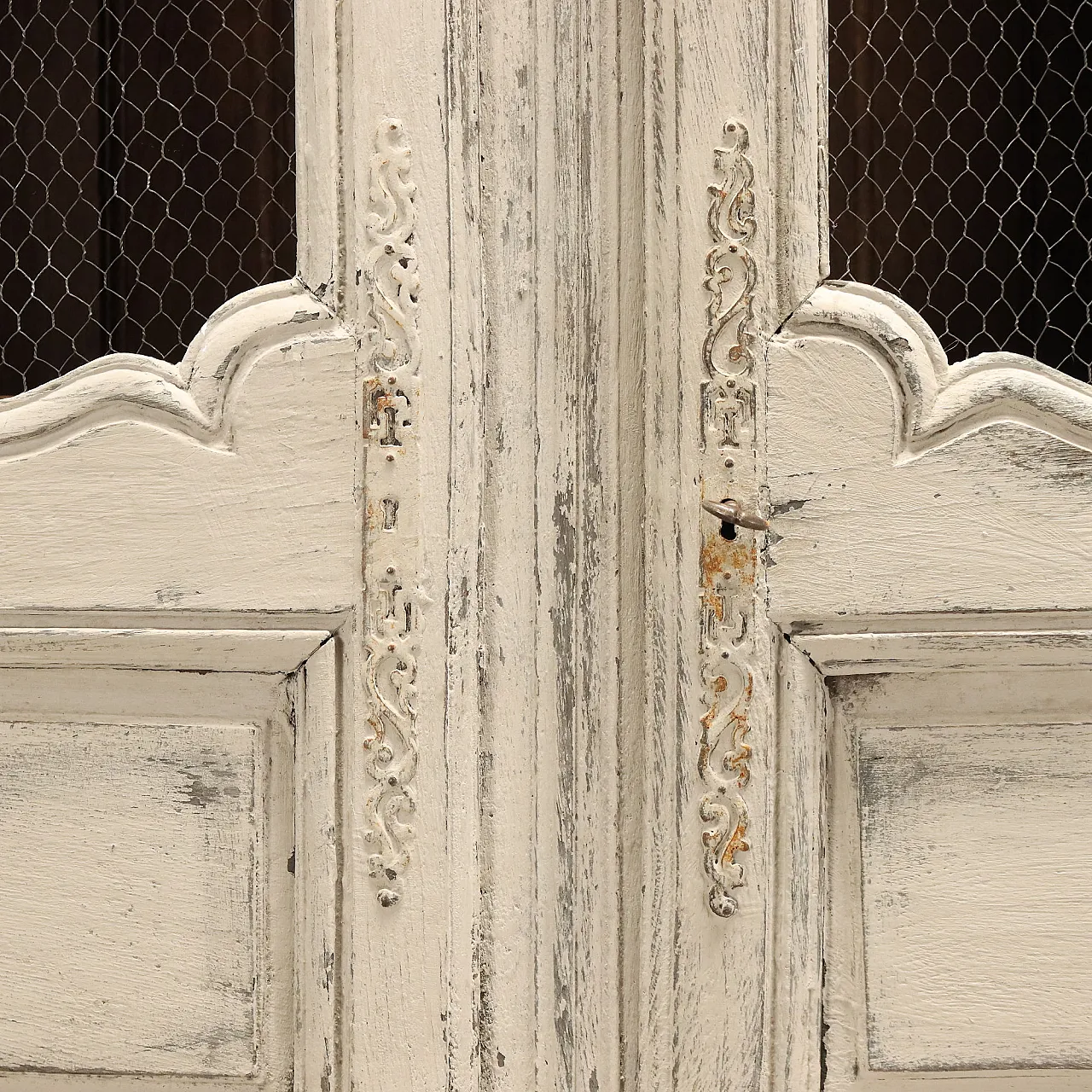Provencal sideboard in grey lacquered oak, 18th century 8