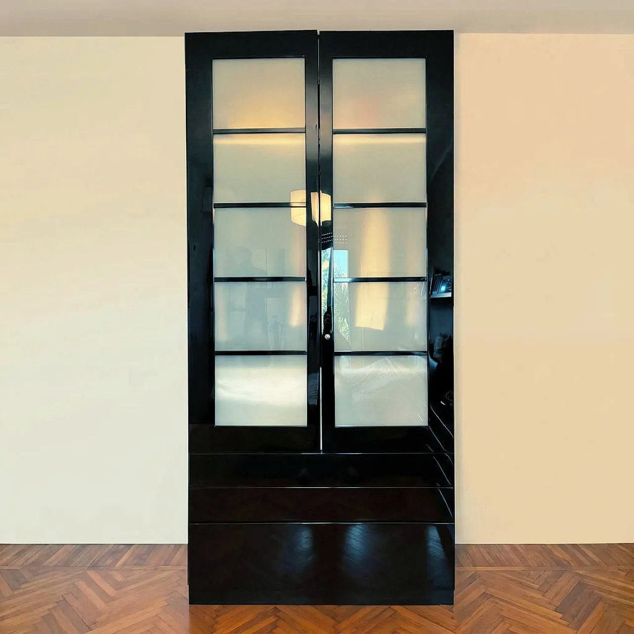 2-door wardrobe designed by Molteni 8