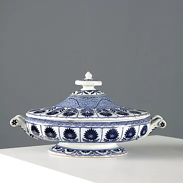 Oval porcelain bowl decorated with oriental motifs, 20th century