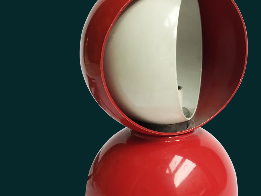 Selene chair in plastic by Vico Magistretti for Artemide